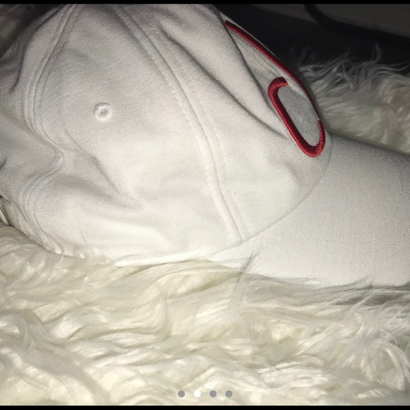 Hat - Picture 3 of 4